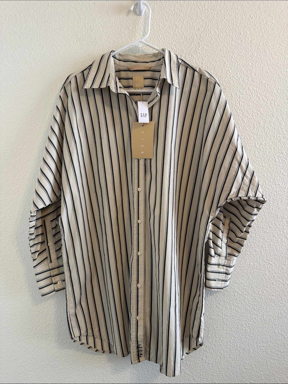 GAP x Beis Cream and Black Vertical Stripe Button-Down Shirt NWT Size S